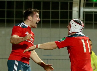 JJ Hanrahan celebrates his try with Johne Murphy.